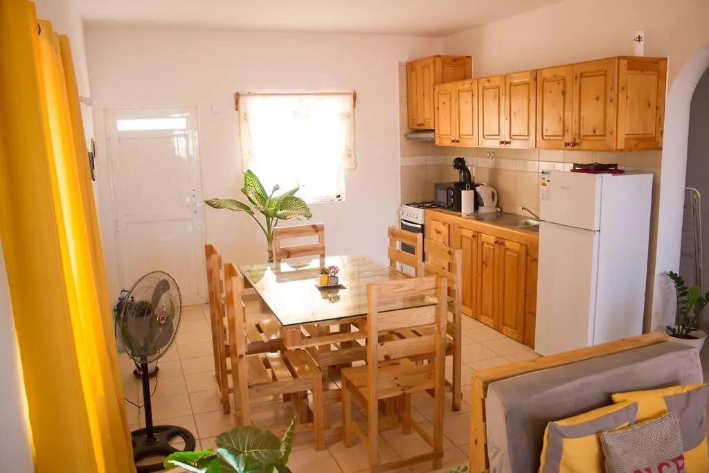 Σπίτι διακοπών Cosy & Relax Yellow House 5Mn Walk From The Beach! Calheta Πράσινο Ακρωτήριο