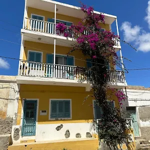 Mi Ma Bo, Sal Rei, Boa Vista, Cape Verde, Free Wi-fi Couette-café