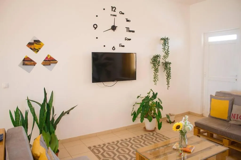 Cosy & Relax Yellow House 5Mn Walk From The Beach! Calheta 0*,  Capo Verde