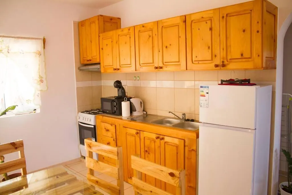 Cosy & Relax Yellow House 5Mn Walk From The Beach! Calheta Casa vacanze