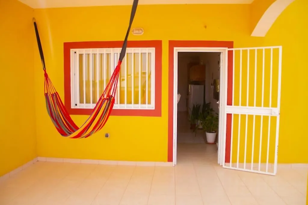 Casa vacanze Cosy & Relax Yellow House 5Mn Walk From The Beach! Calheta Capo Verde